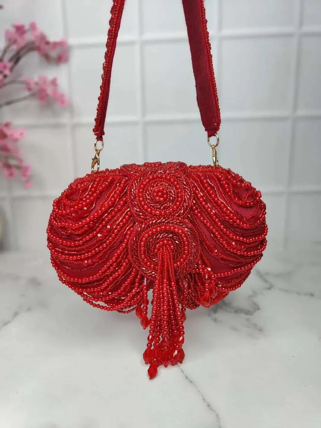 Embroidery Tassel Oval Beauty Clutches