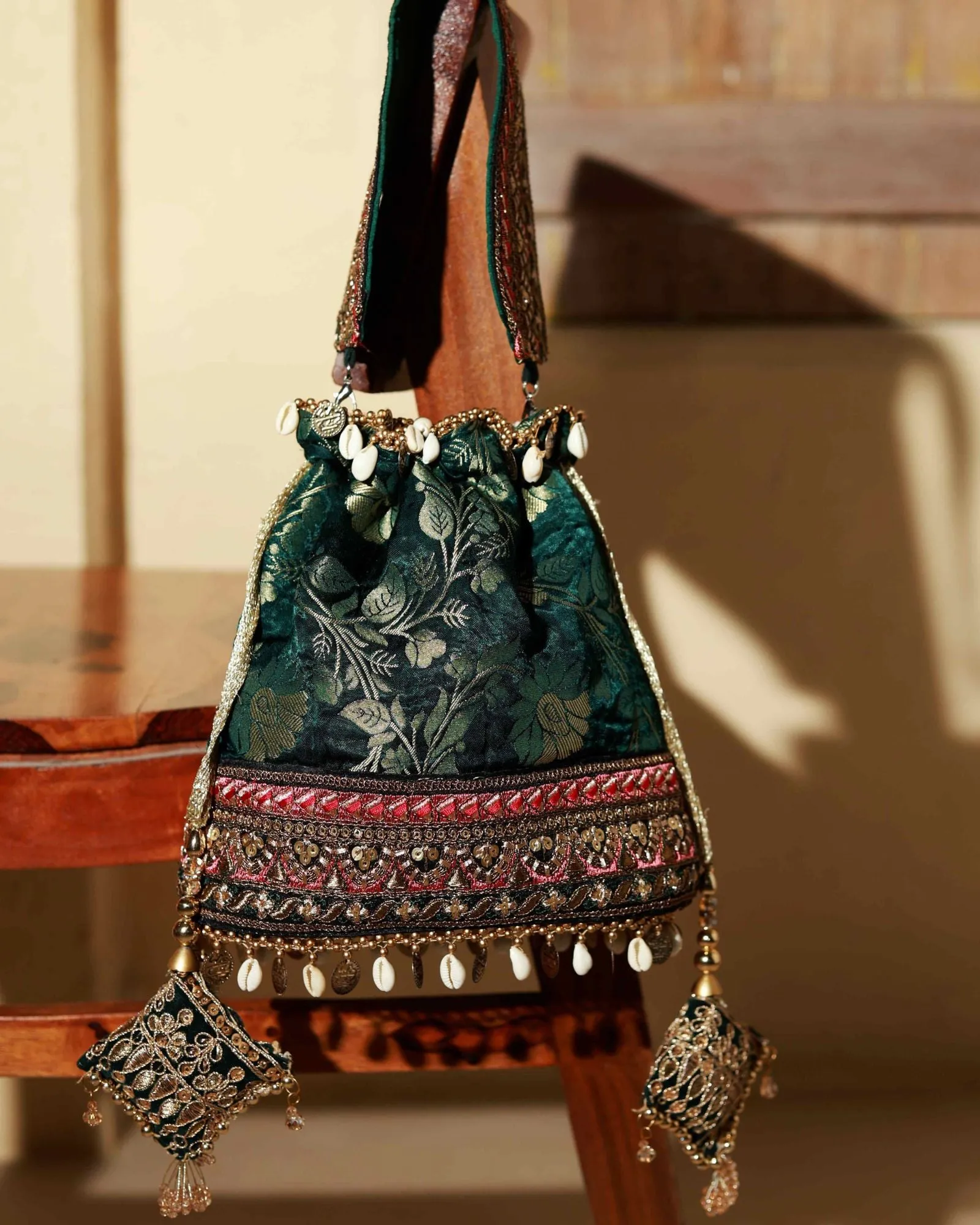 Kashvi Potli with Detachable Handle